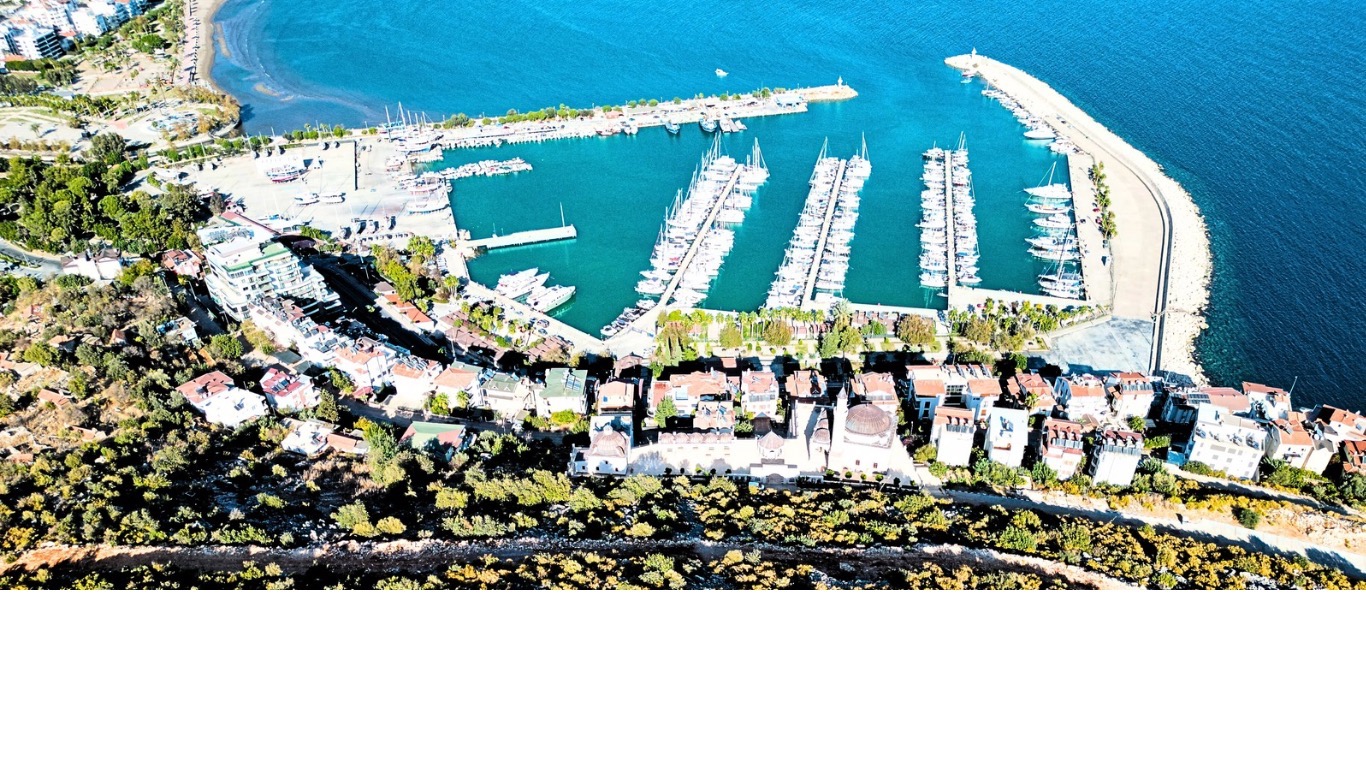Bütün bir yılın yorgunluğunu atmak, şehrin gürültüsünden uzak, sakin,temiz, güvenli bir tatil yapmak,Dinlenirken eğlenmek, tarih ve doğa ile içiçe yaşamak istiyorsanız doğru adrestesiniz ....   Gönlünüze göre bir tatil ortamı sağlamaktadır. Denize 100 Mt.